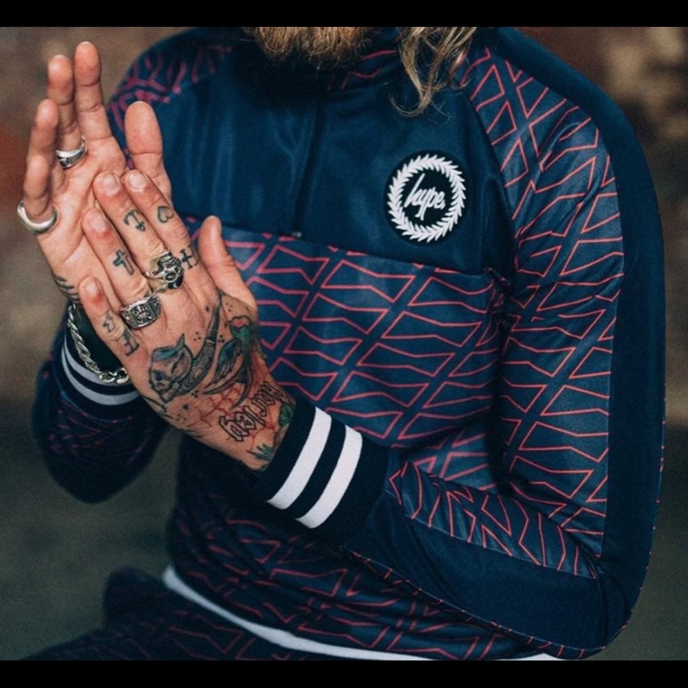 New without tag! Hype pullover! Very cool! Mens Large